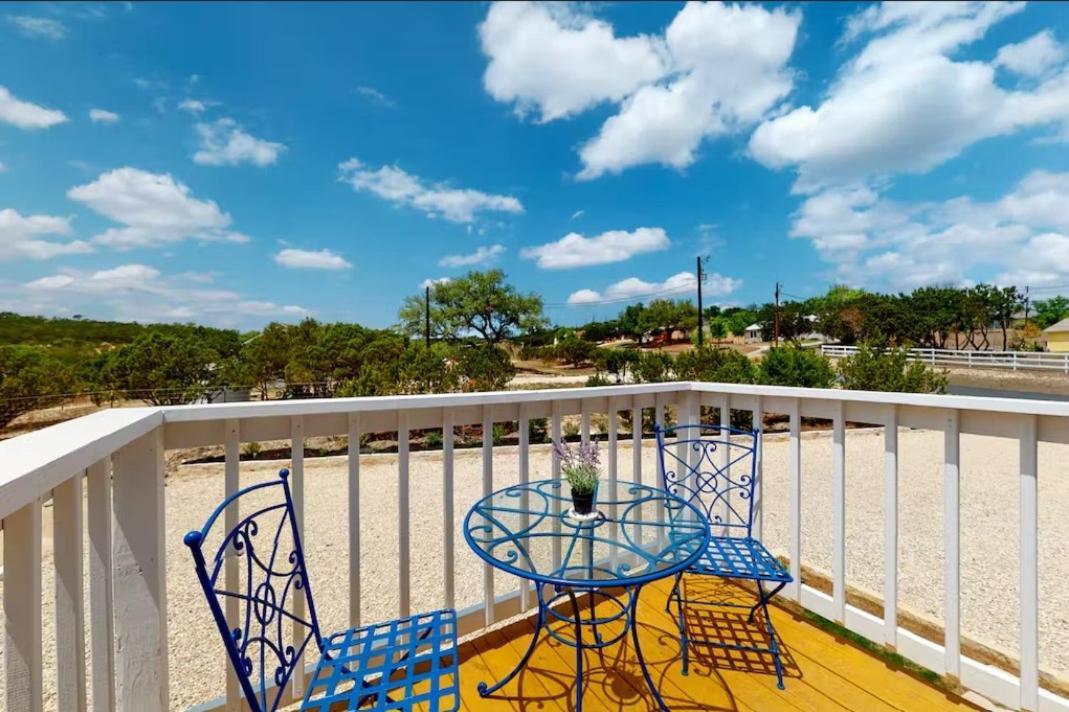 Blue Oasis In The Hill Country Hotell Kerrville Exteriör bild
